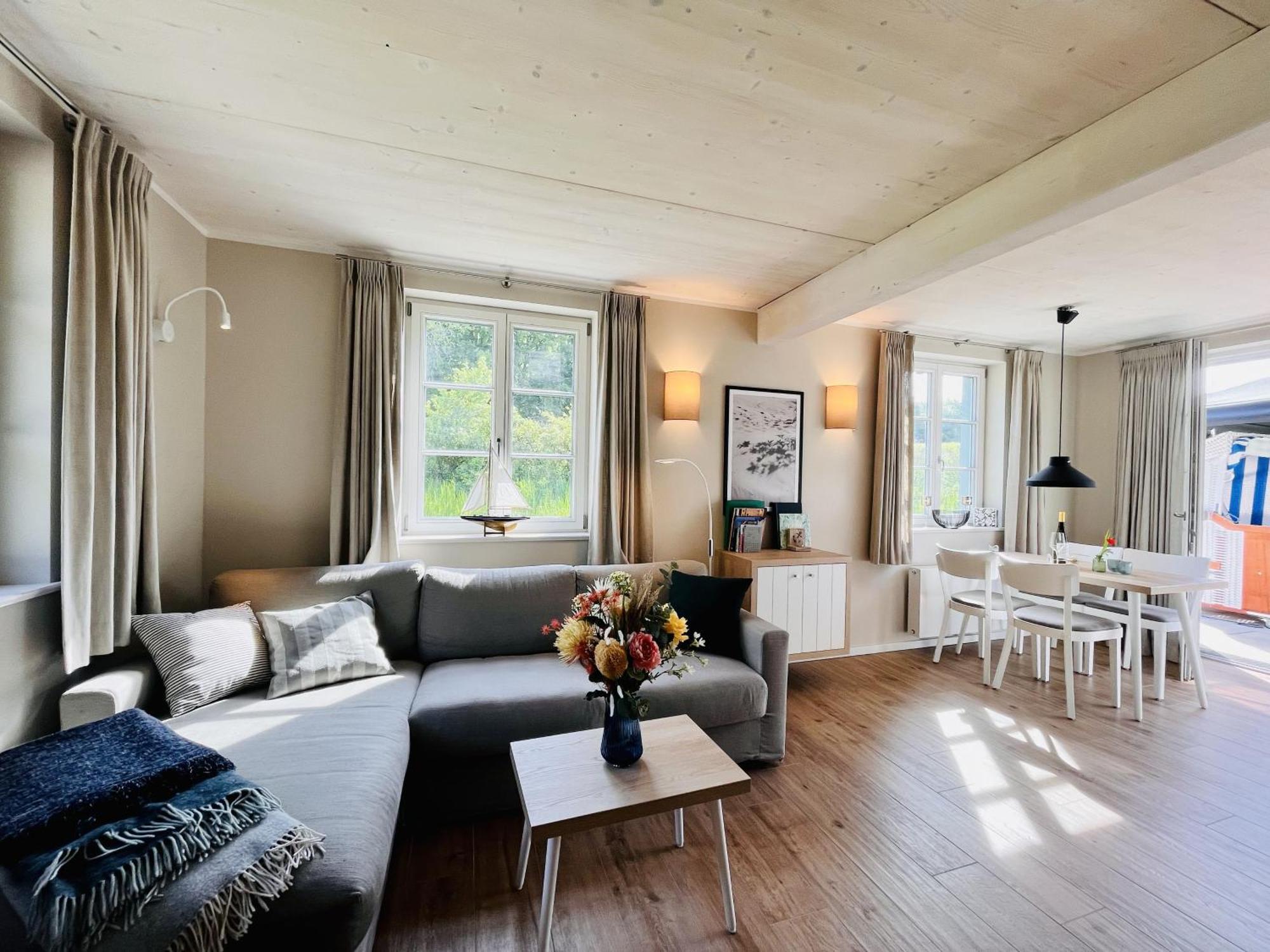 Ferienhaus Strandflieder 05 Feriendorf Klein Stresow Ruegen By Ruyastay Putbus Exteriör bild